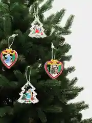 Алый набор новогодних игрушек из дерева: снеговик, домик, снежинка, 12 штук