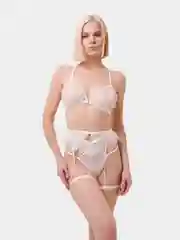 Белый кружевной комплект нижнего белья, состоит из 3 частей