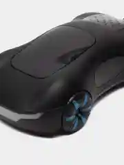 Черный игрушечный автомобиль с дистанционным управлением