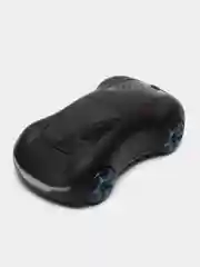Черный игрушечный автомобиль с дистанционным управлением