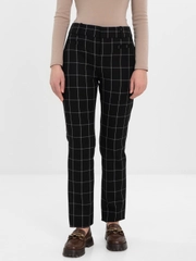 Calvin Klein Modern Essential Pant Классические брюки в клетку, зауженные, чёрного цвета