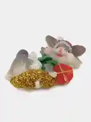 Алый магнит "Зайка", новогодний