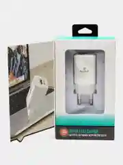 Белый зарядное устройство с быстрой зарядкой для iPhone iOS и Android, 18W
