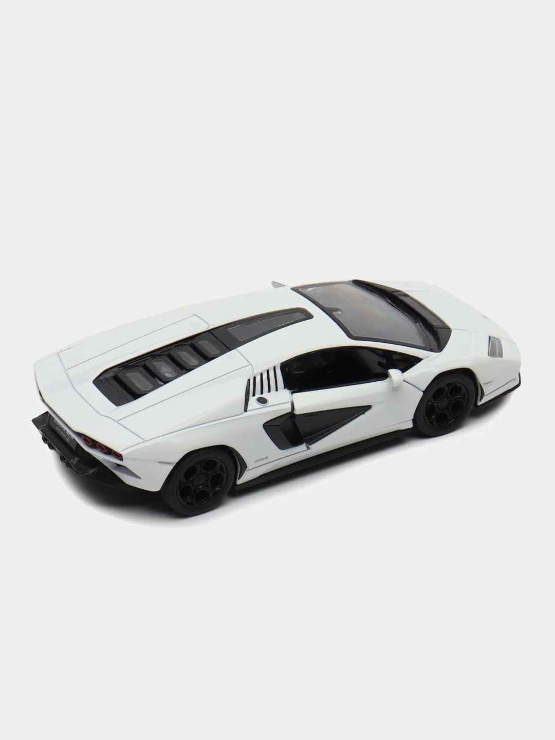 Белый lamborghini Countach LPI 800-4 KT5437D