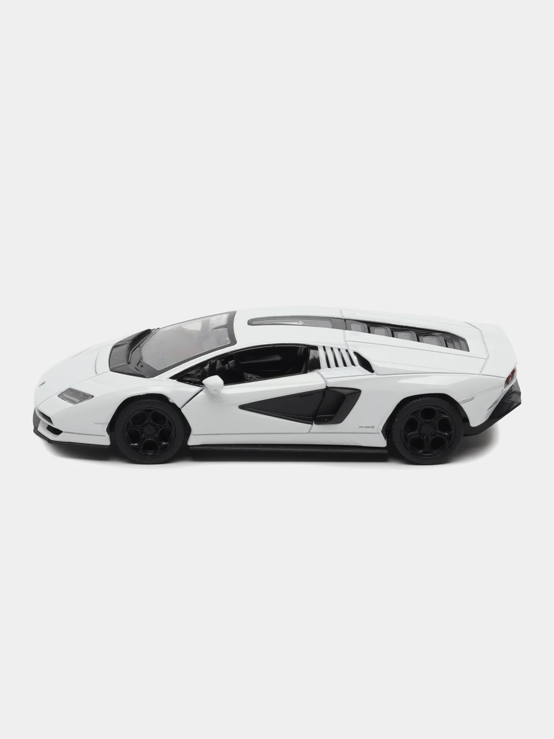 Белый lamborghini Countach LPI 800-4 KT5437D