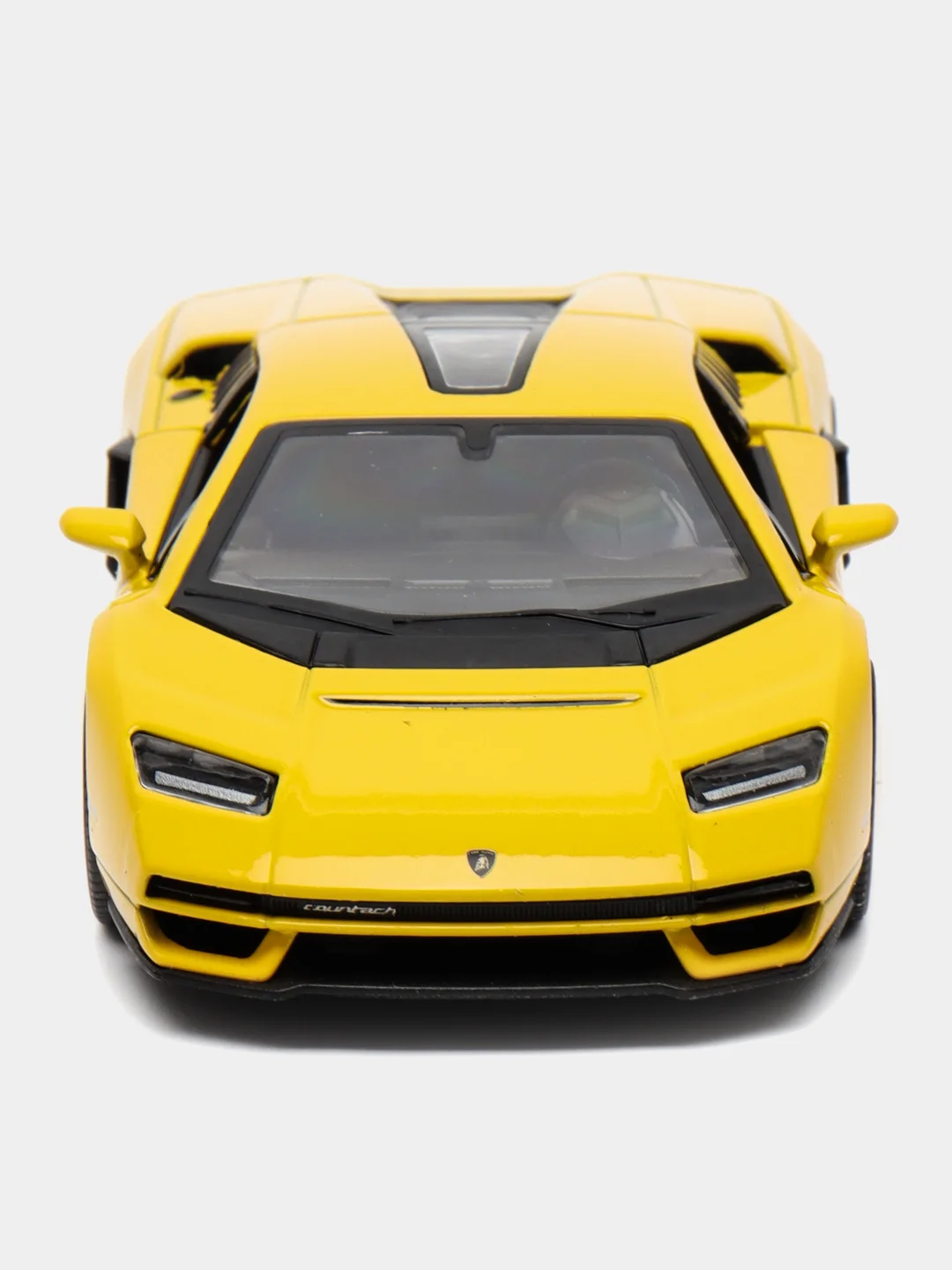 Белый lamborghini Countach LPI 800-4 KT5437D
