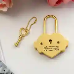 Алый свадебный замок фольгированный, с ключом