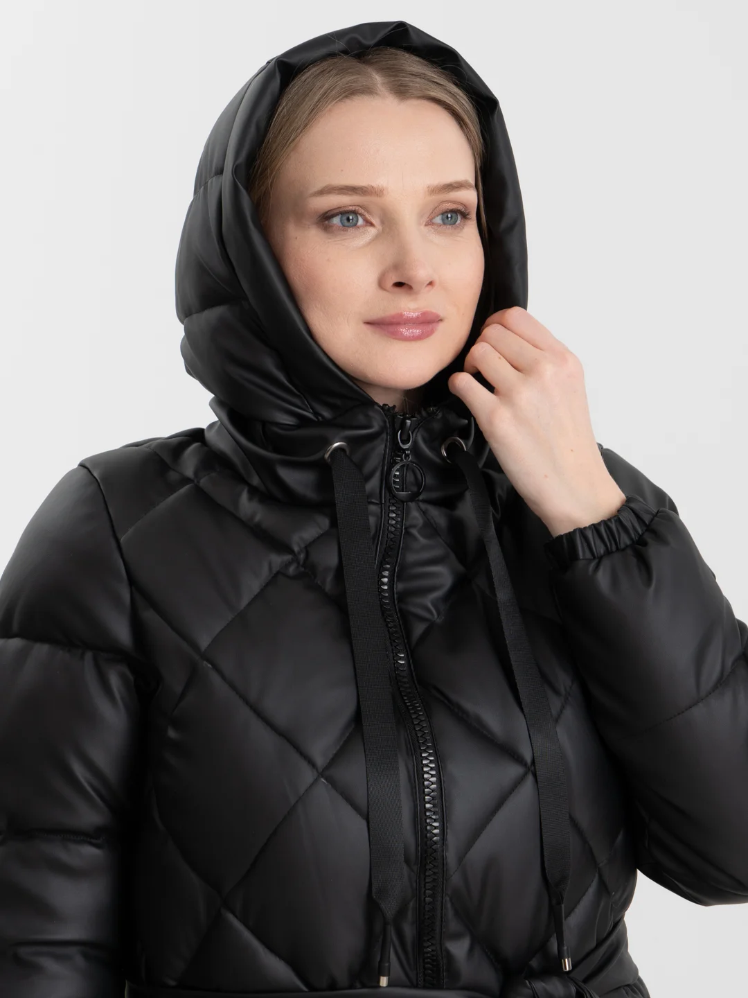 Черный пуховик женский зимний
