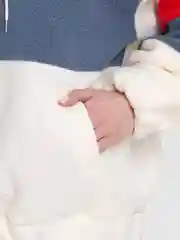 Белый худи мягкое, из овечьего флиса