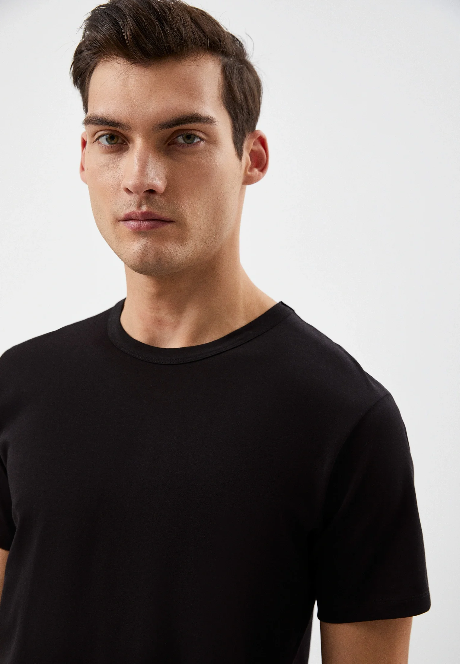 Черный футболка UNIQLO AIRism c хлопком