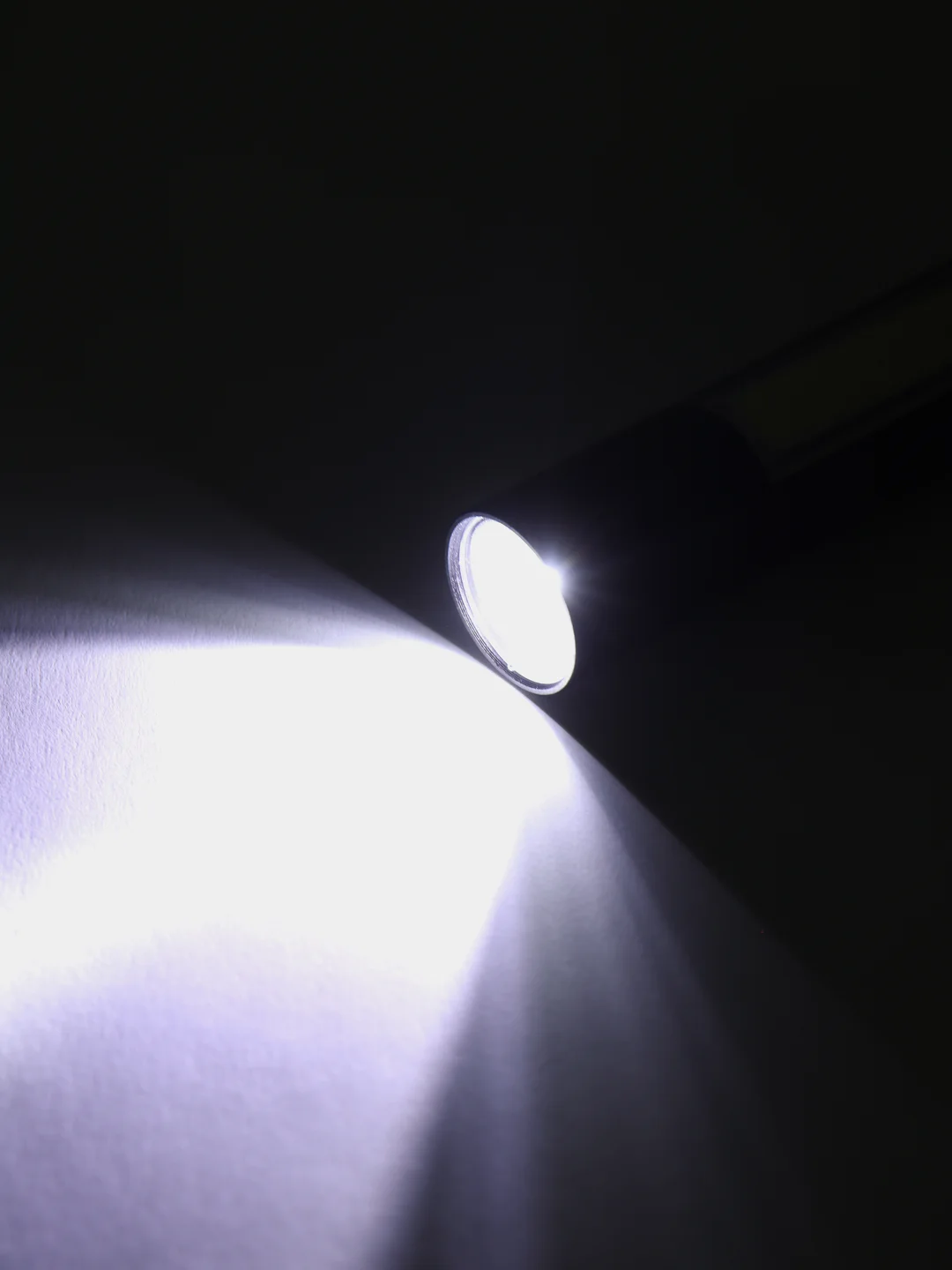 ЕРМАК фонарик, LED + COB, 400 мАч, USB кабель, 2 х 2 х 8,6 см, 3 режима