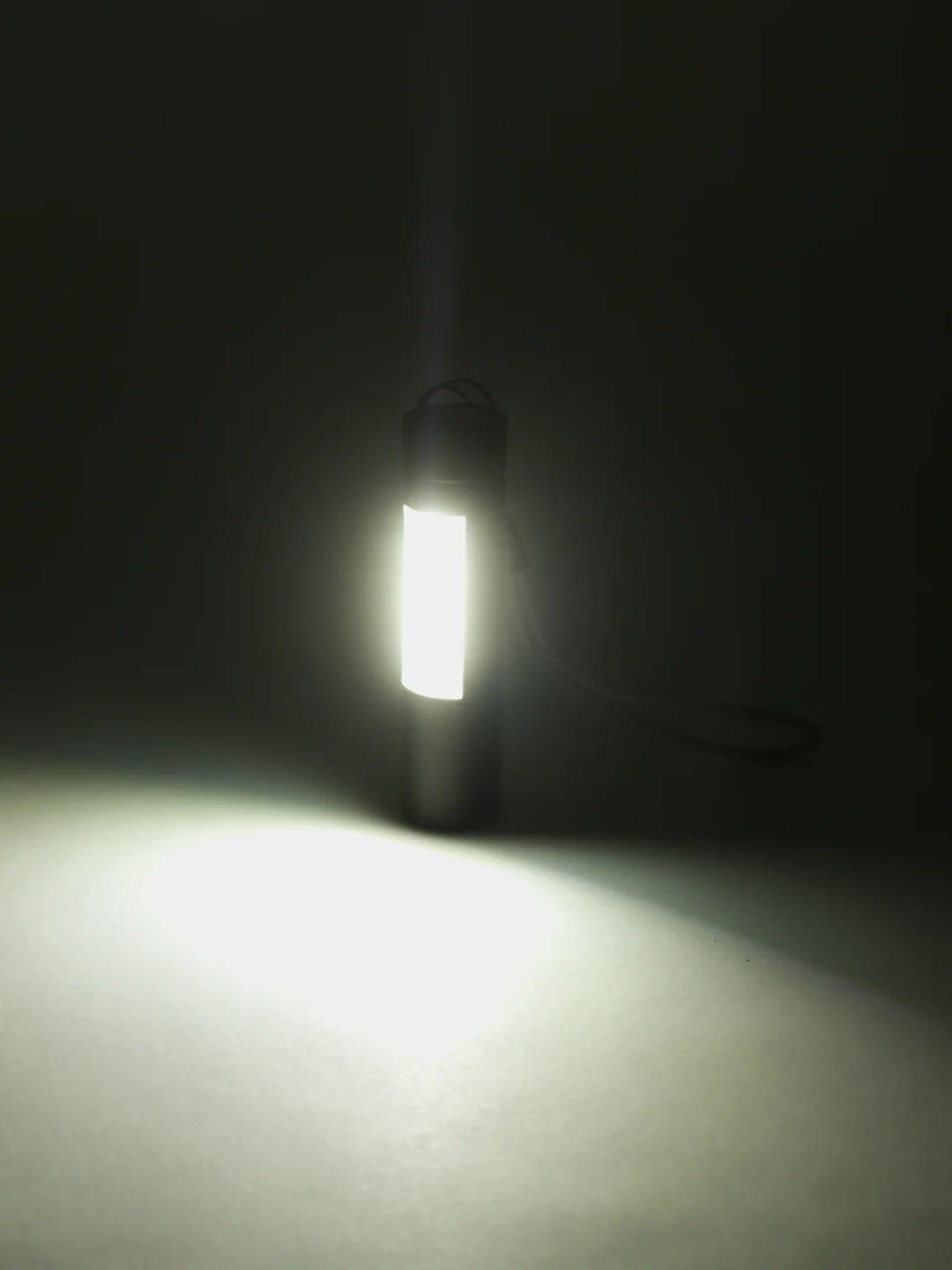 ЕРМАК фонарик, LED + COB, 400 мАч, USB кабель, 2 х 2 х 8,6 см, 3 режима