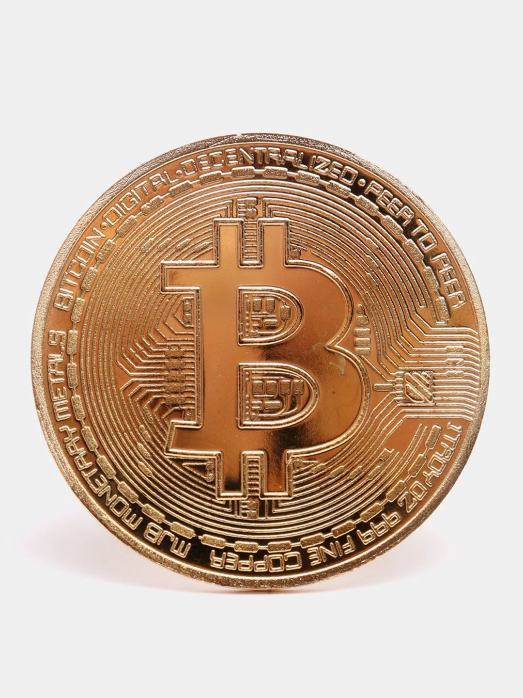 Золотой брелок в виде монеты "Биткоин"