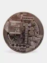 Золотой брелок в виде монеты "Биткоин"