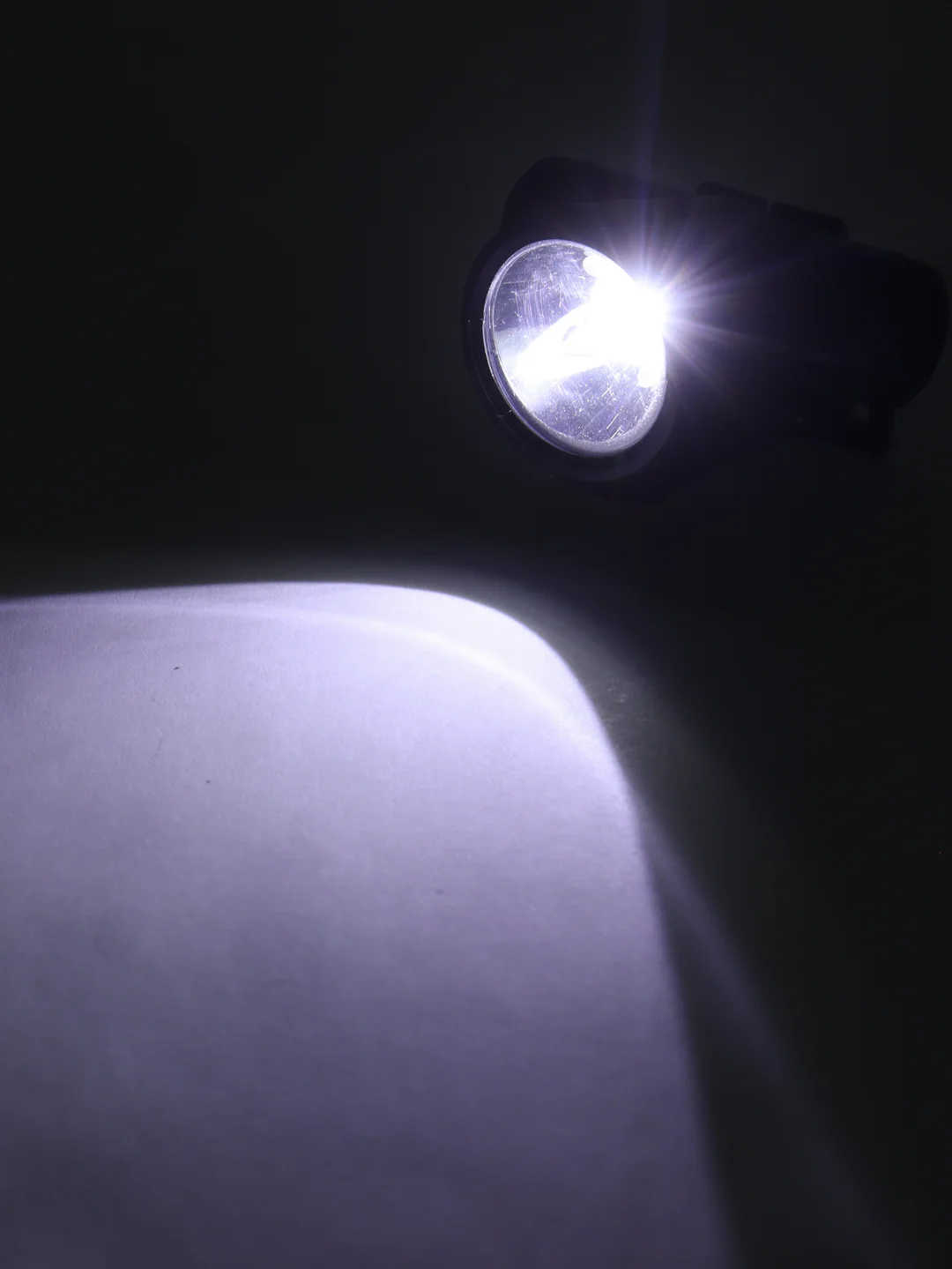 ЕРМАК фонарь налобный, 1 LED, 3 Вт, 7 х 8 см, 2 режима, 1200 мАч, USB кабель, пластик
