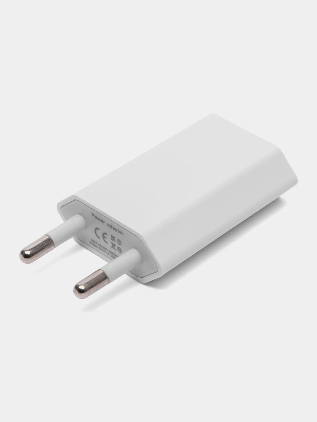 Белый сетевое зарядное устройство с USB и европейской вилкой