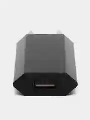 Белый сетевое зарядное устройство с USB и европейской вилкой