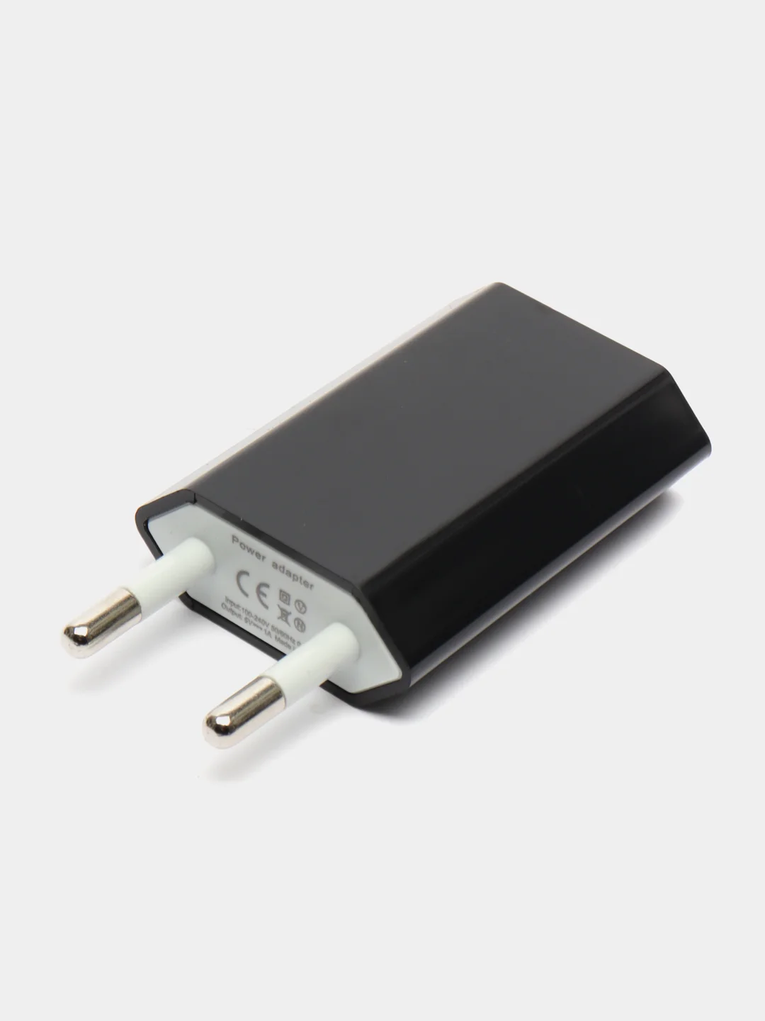 Белый сетевое зарядное устройство с USB и европейской вилкой