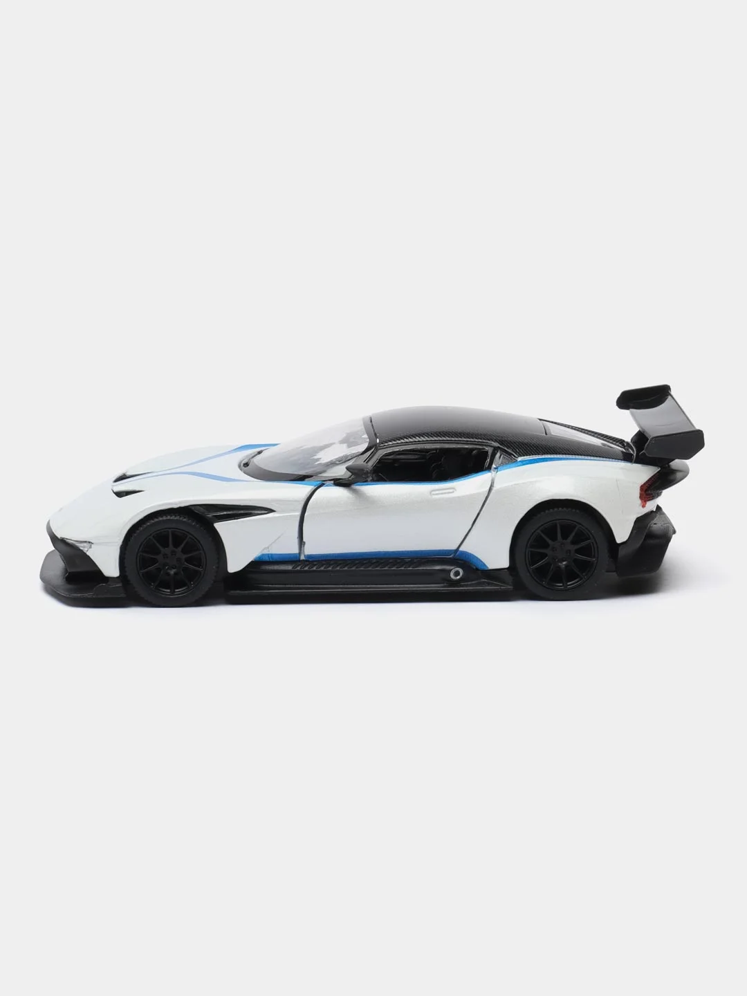 Белый металлическая машинка Kinsmart, 1:38, Aston Martin Vulcan, с принтом, KT5407DF