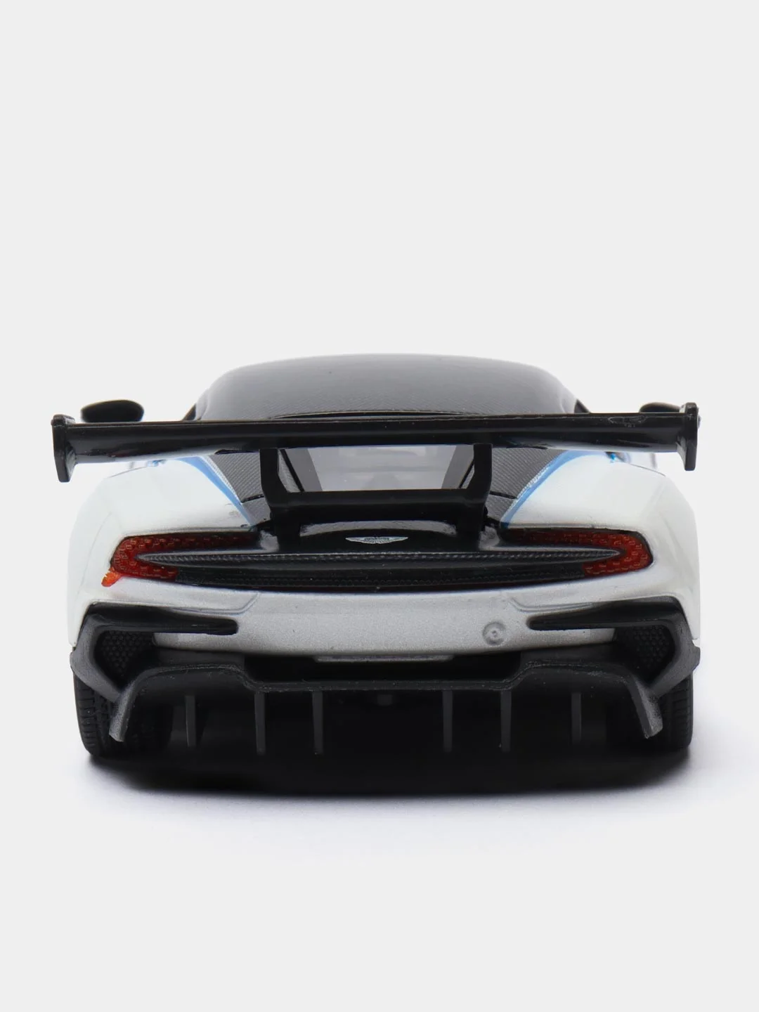 Белый металлическая машинка Kinsmart, 1:38, Aston Martin Vulcan, с принтом, KT5407DF