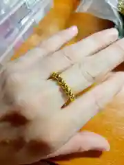 Золотой кольцо из бусин "Жемчужина"