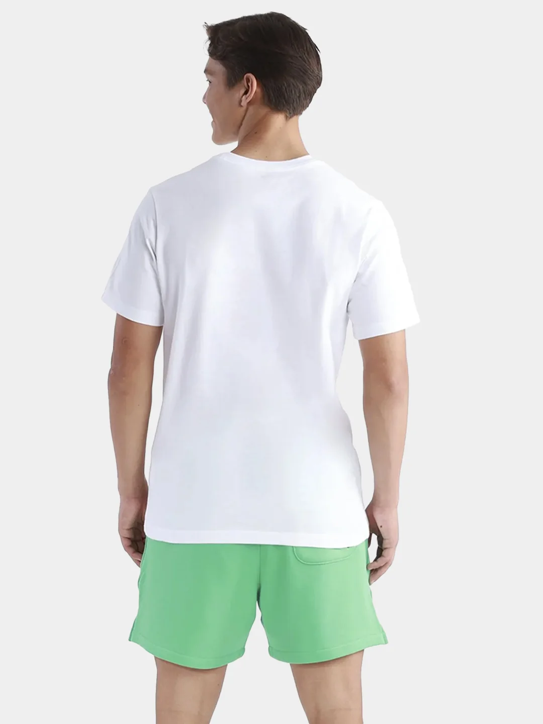 Белый мужская футболка Nike Sportswear Club+