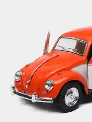 Красный 1967 Volkswagen Classical Beetle (окрашенные двери) KINSMART KT5373D