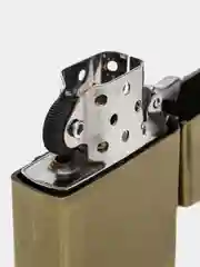 Зажигалка бензиновая