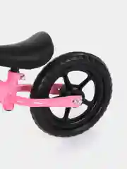 Розовый беговел
