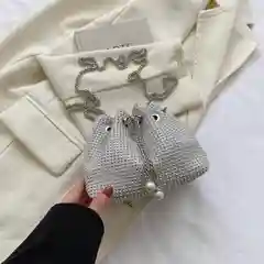 Серый металлик сумка вечерняя со стразами на цепочке