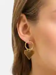 Серьги сердечки ассимитричные под золото,серьги женские гвоздики