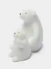 Белая медведица и медвежонок