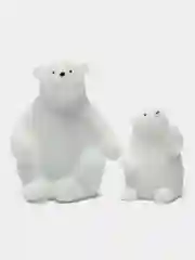 Белая медведица и медвежонок