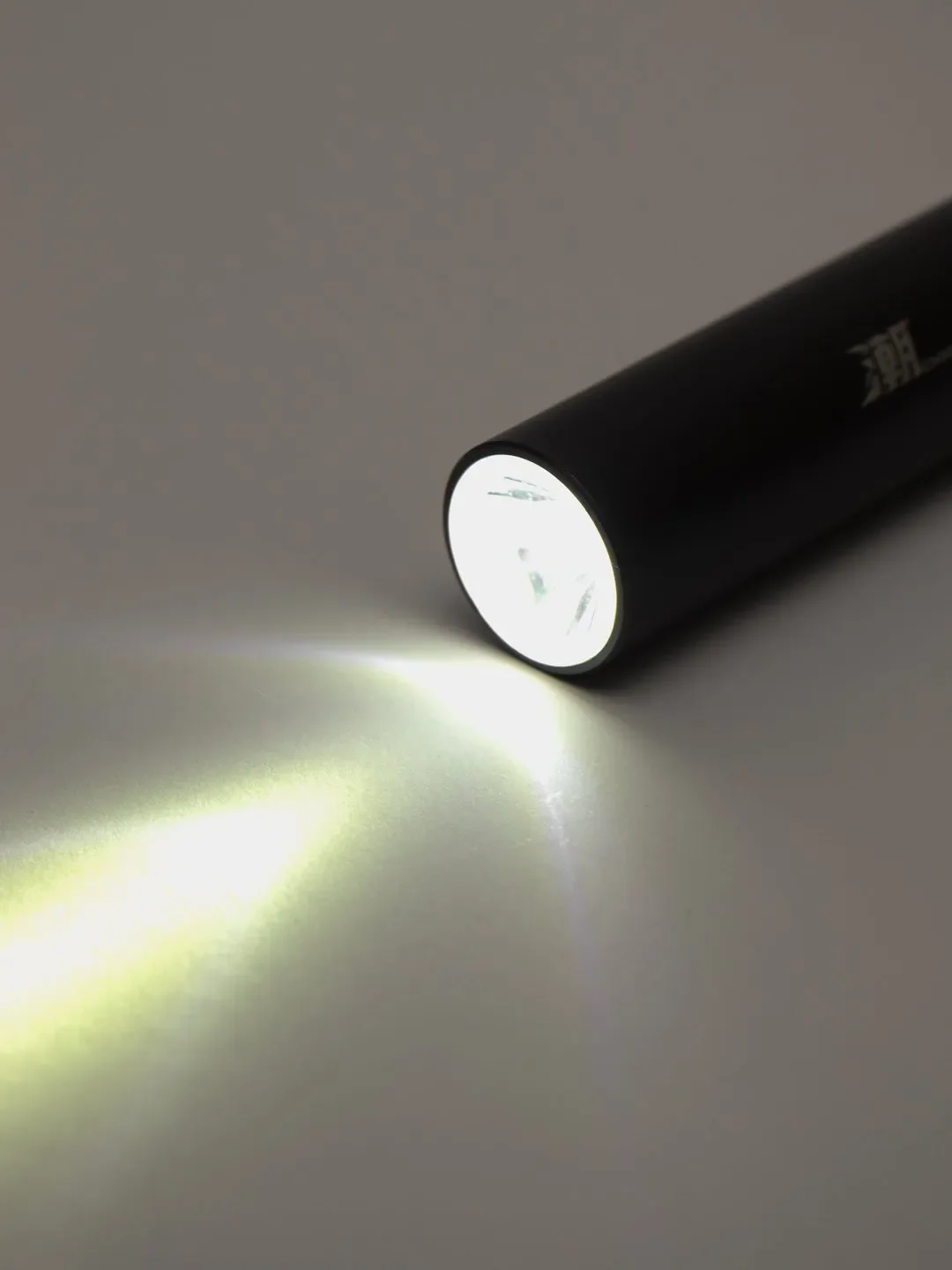 Черный фонарик Xiaomi Haosha YC-SDT01