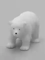 Серый белый медведь