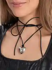 Чокер на шею с сердцем, на шнурке