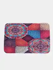 Багровый коврик для ванной