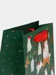 Зеленый пакет подарочный "Белые кошки", 18 х 22,3 х 10 см.