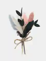 Крафтовая открытка-валентинка с букетом из сухих цветов, сухоцветов, маленькая " Улыбайся"