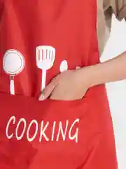 Красный фартук кухонный, женский