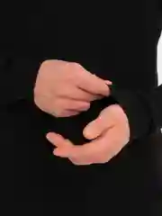 Черный джемпер мужской на молнии