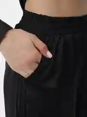 Черный костюм двойка шелковый