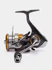 Золотой катушка Daiwa Regal