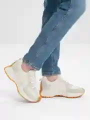 Кроссовки женские