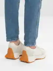Кроссовки женские