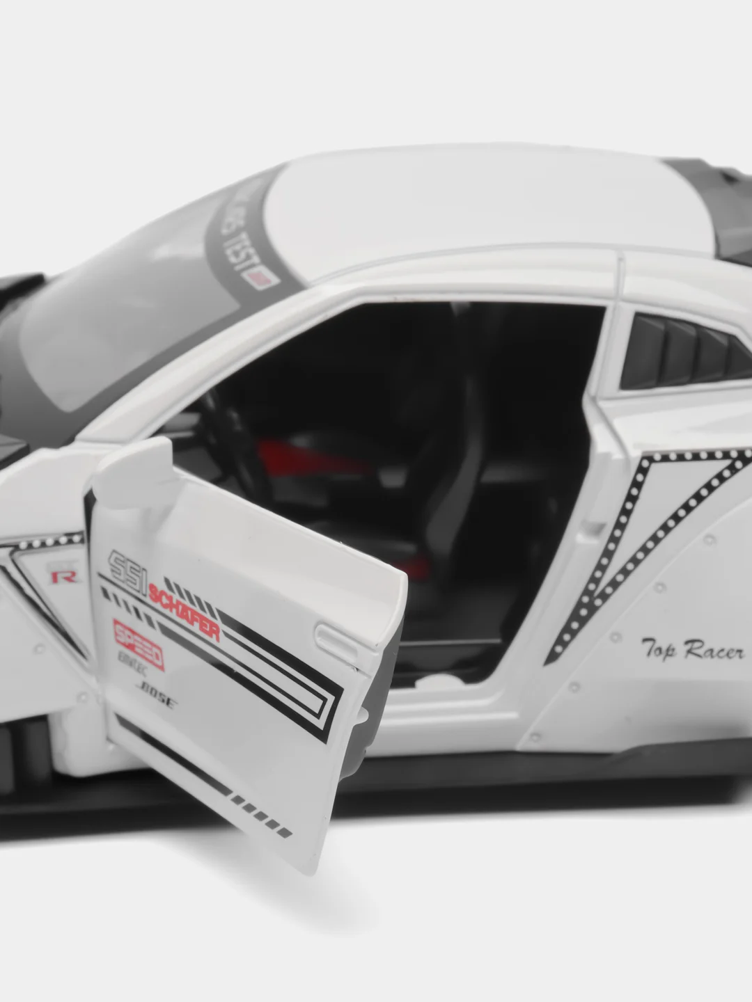 Белый коллекционная машина Nissan GT-R, 1:24