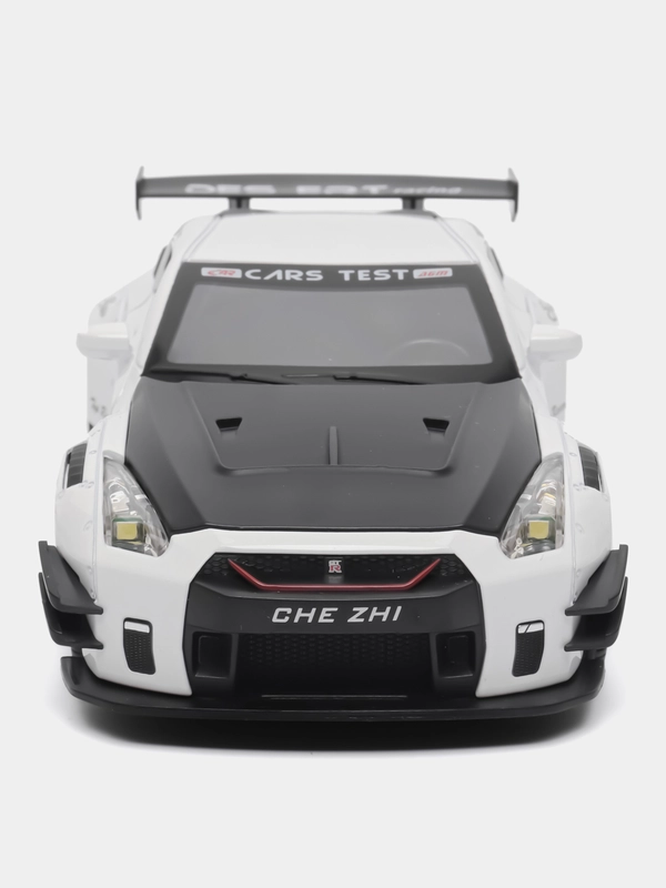 Коллекционная машина Nissan GT-R, 1:24