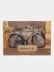 Черный металлический игрушечный велосипед, собранный, модель 1:10