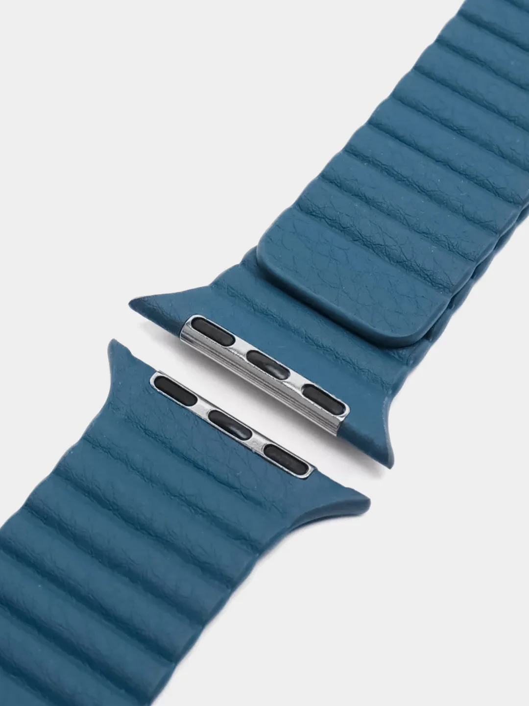Светло-синий ремешок кожаный для Apple Watch 38/40mm, 42/44mm.