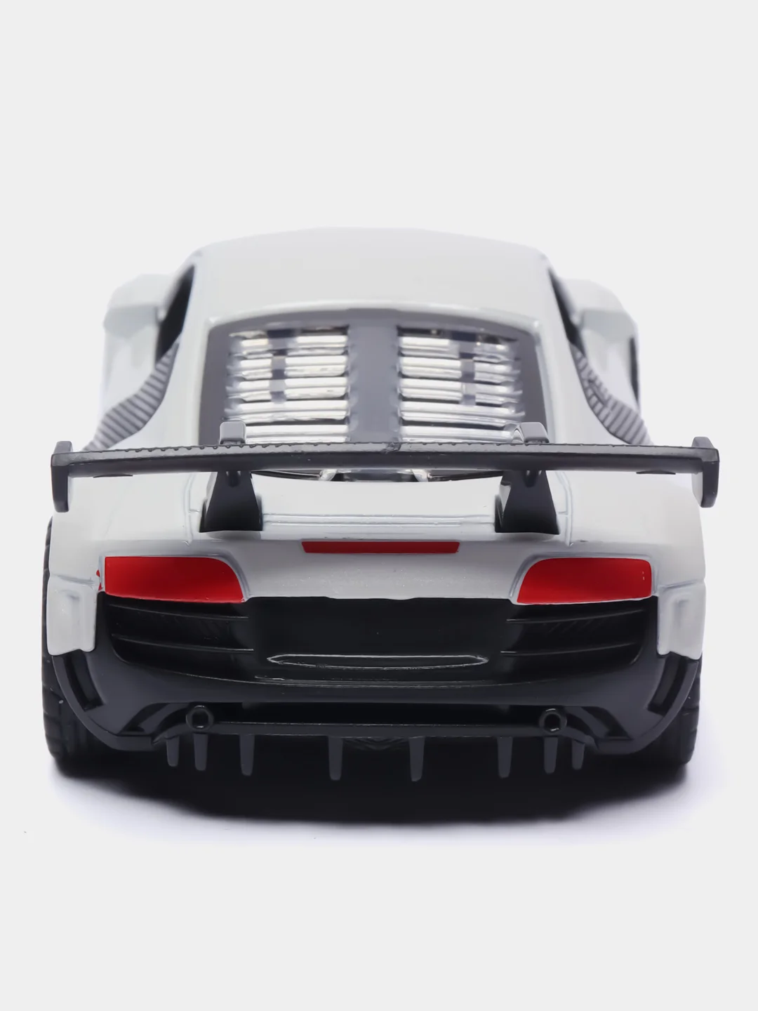 Белый металлическая коллекционная машинка Audi R8